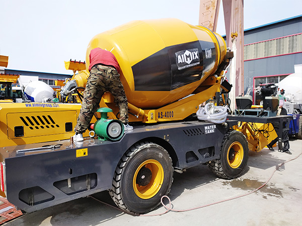 self propelled concrete mixer