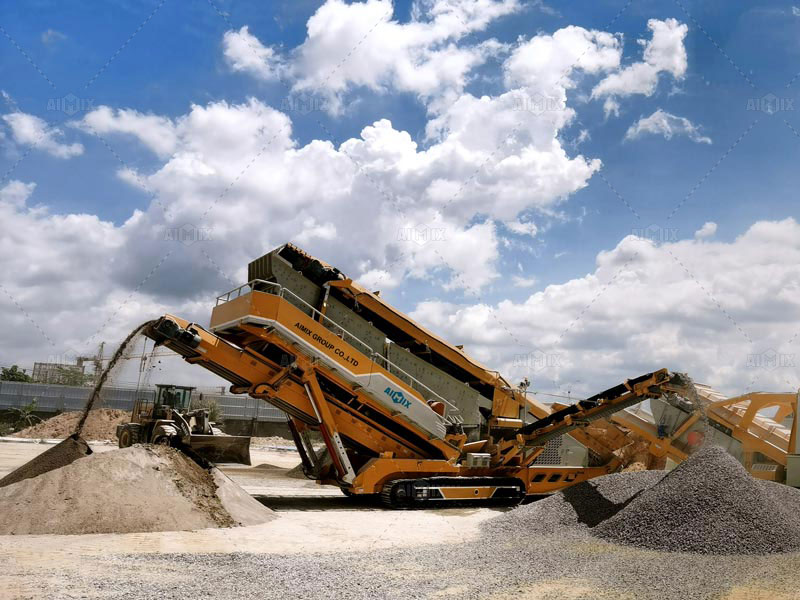 Crawler Stone Crushing Plant for sale